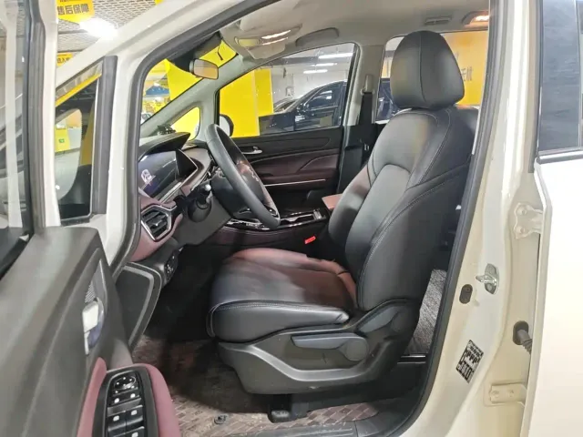 GAC Trumpchi M6 — Фото автомобиля 4