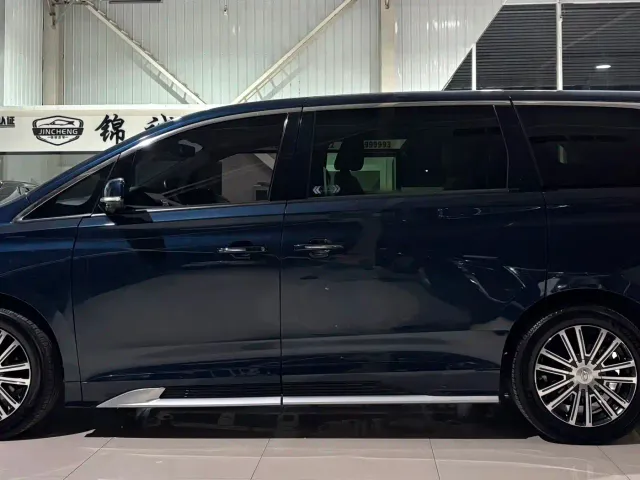 GAC Trumpchi M8 — Фото автомобиля 7