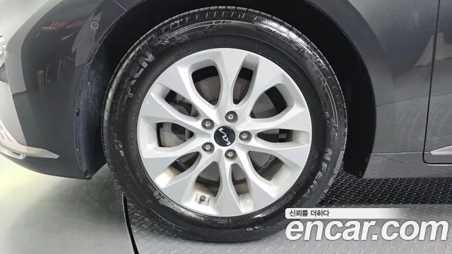 Kia K8 2.5 Бензин 2WD — Фото автомобиля 5