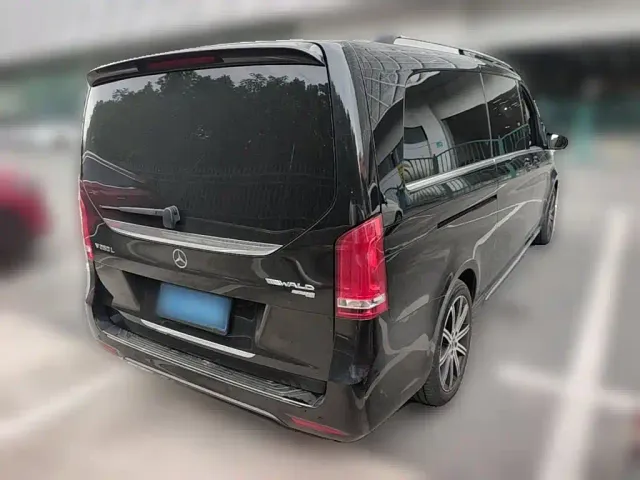 Mercedes-Benz Mercedes-Benz V-Class 2021 V 260 L Long Wheelbase Luxury Edition — Фото автомобиля 4