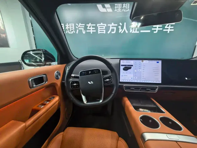 Li Auto L7 — Фото автомобиля 13