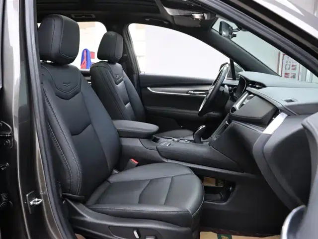 Cadillac XT6 — Фото автомобиля 15