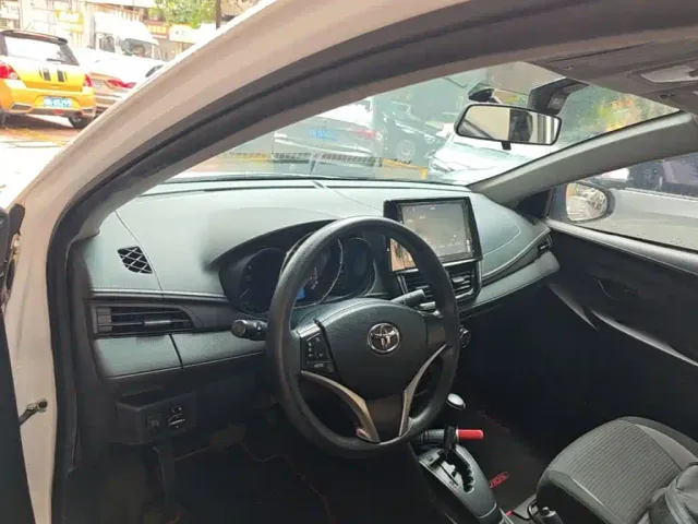 Toyota Vios — Фото автомобиля 5