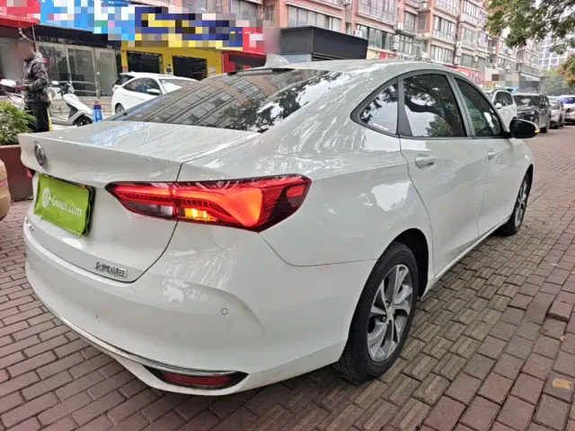 Buick Verano — Фото автомобиля 6