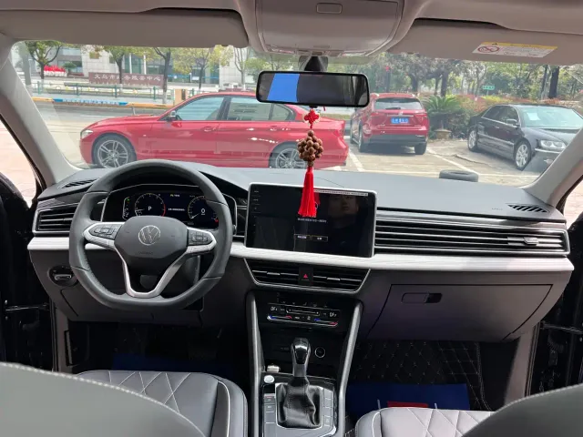 Volkswagen Tiguan L — Фото автомобиля 19