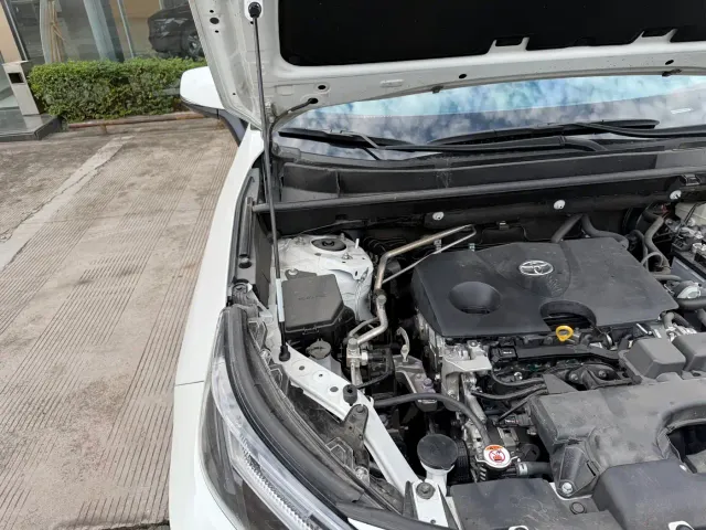 Toyota RAV4 — Фото автомобиля 15