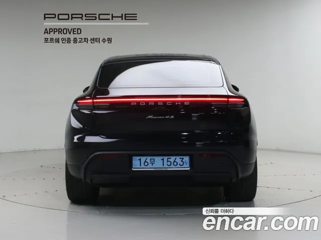Porsche Macan Electric — Фото автомобиля 4