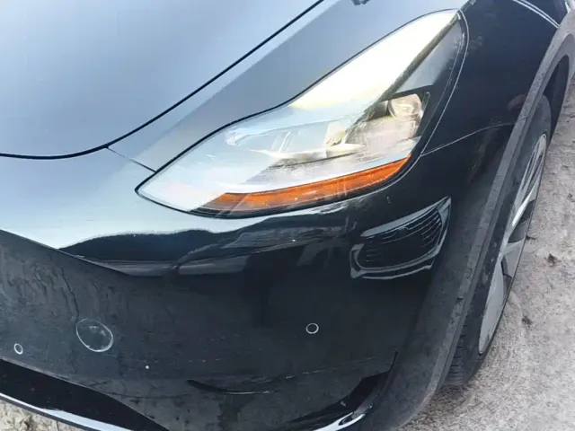 Tesla Model Y — Фото автомобиля 23