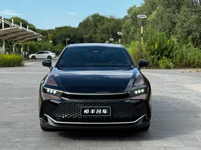 Toyota Crown SportCross — Фото автомобиля 2