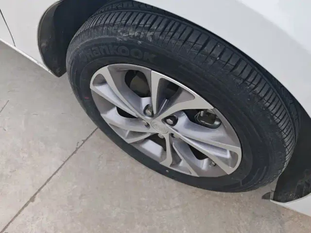 Buick Verano — Фото автомобиля 6