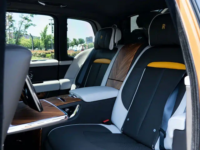 Rolls-Royce Cullinan — Фото автомобиля 16