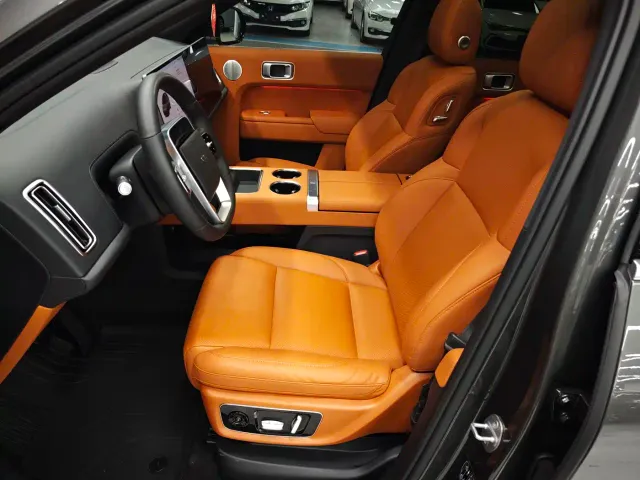 Li Auto L8 — Фото автомобиля 14