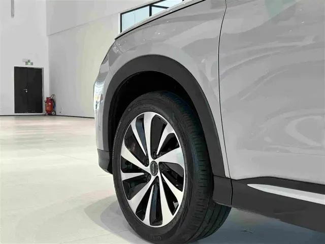 BYD Song PLUS — Фото автомобиля 18