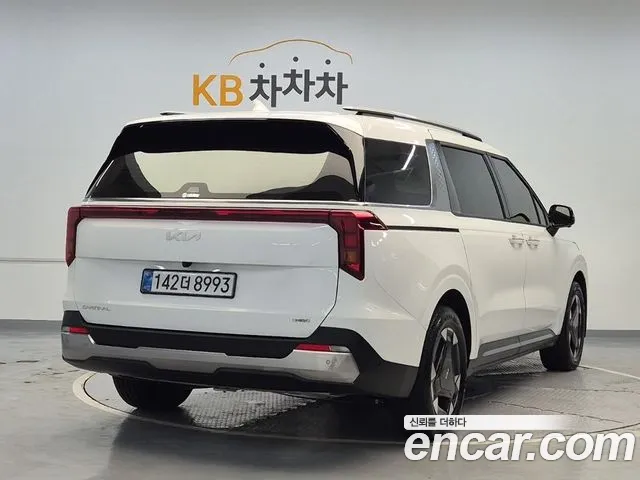 Kia Carnival — Фото автомобиля 3