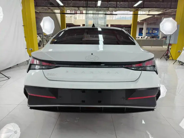 Hyundai Elantra — Фото автомобиля 7