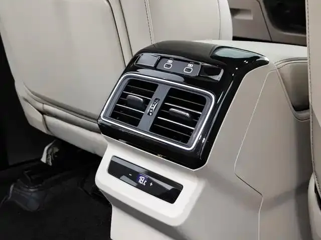 Audi Q5L — Фото автомобиля 11