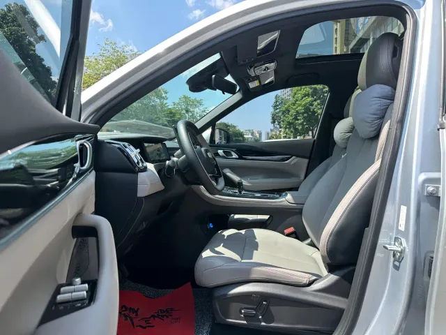 Geely Boyue L — Фото автомобиля 7