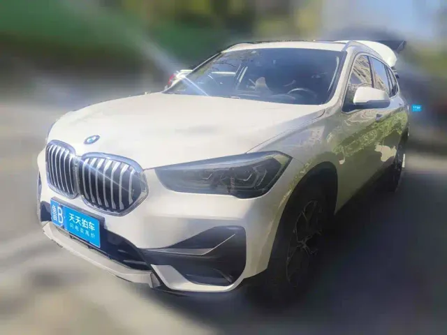 Фотография автомобиля — BMW X1