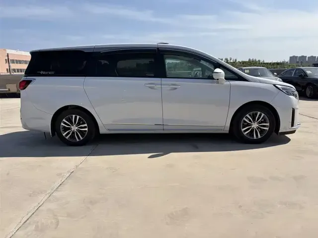 Buick Buick GL8 2023 ES Landmaster Comfort — Фото автомобиля 4