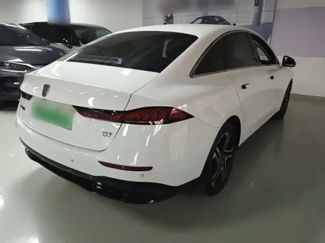 Roewe D7 — Фото автомобиля 6