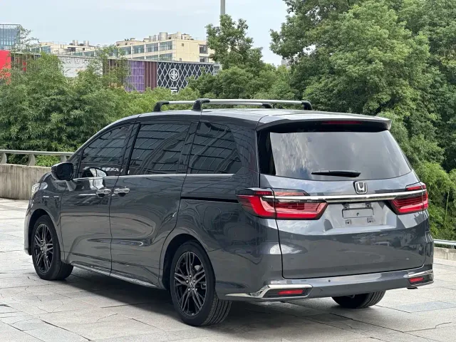Honda Odyssey — Фото автомобиля 4