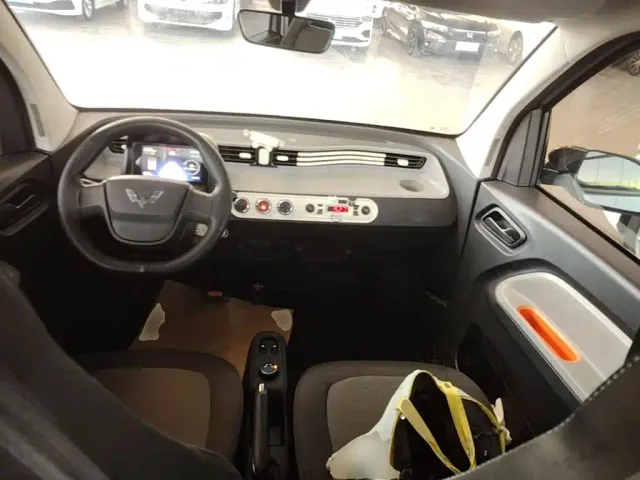 Wuling Hongguang Mini EV — Фото автомобиля 9