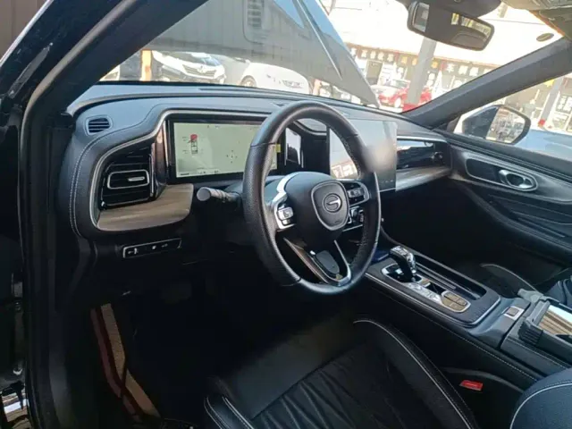 GAC Trumpchi GS8 — Фото автомобиля 9