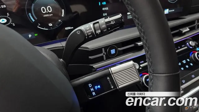Hyundai Santa Fe — Фото автомобиля 12