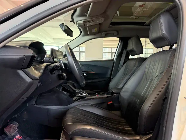 Peugeot 2008 — Фото автомобиля 7