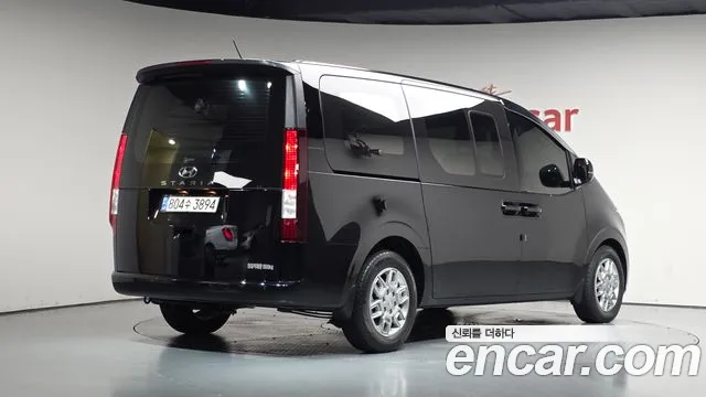Hyundai Staria — Фото автомобиля 2