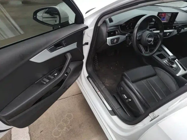 Audi A4L — Фото автомобиля 15