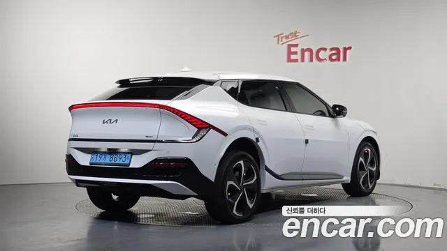Kia EV6 — Фото автомобиля 2