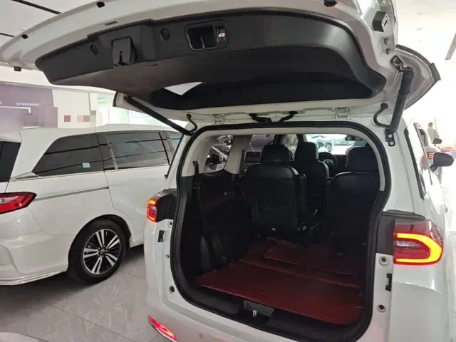 GAC Trumpchi M6 — Фото автомобиля 18