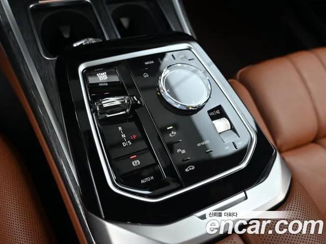 BMW 7 Series G70 — Фото автомобиля 9