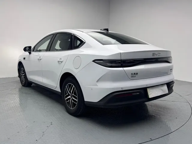 BYD Seal 05 DM-i — Фото автомобиля 11
