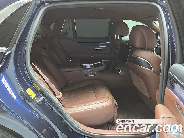 Genesis G90 Бензин 3.5 турбо AWD — Фото автомобиля 15
