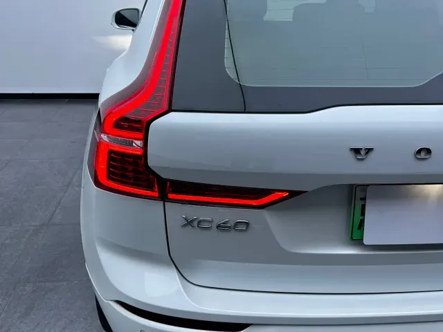 Volvo XC60 — Фото автомобиля 15