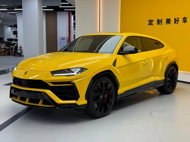Фотография автомобиля — Lamborghini Urus