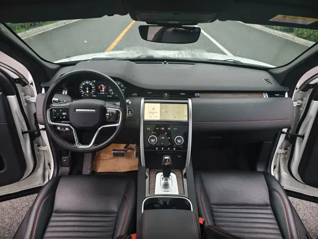 Land Rover Discovery Sport — Фото автомобиля 12