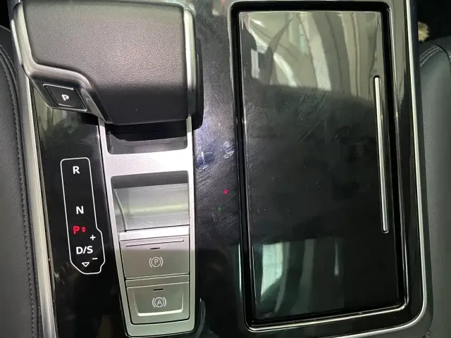 Audi Q7 — Фото автомобиля 12
