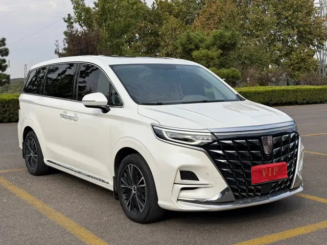 Roewe iMAX8 — Фото автомобиля 3