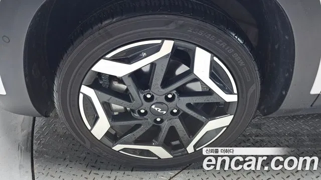 Kia Seltos Бензин 1.6 турбо 2WD — Фото автомобиля 4