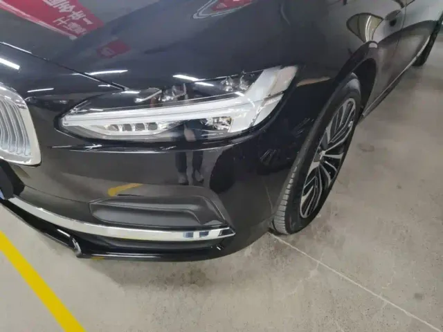 Volvo S90 — Фото автомобиля 23