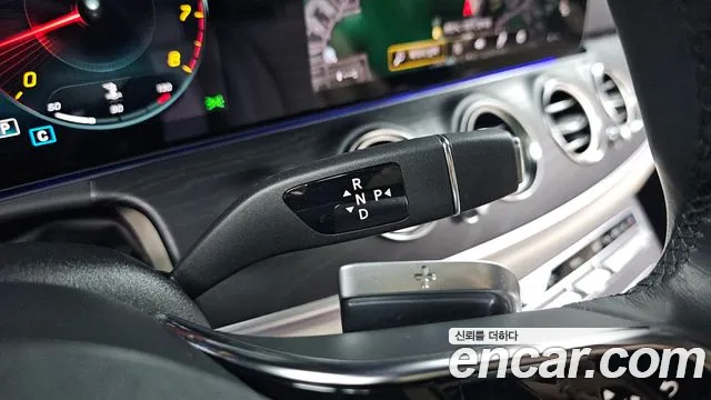 Mercedes-Benz E-Class — Фото автомобиля 9