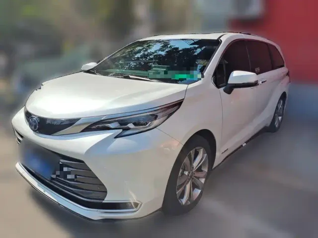 Фотография автомобиля — Toyota Sienna