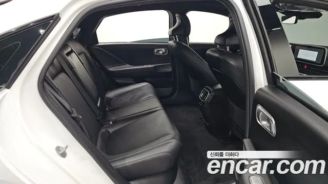 Hyundai Ioniq 6 — Фото автомобиля 11