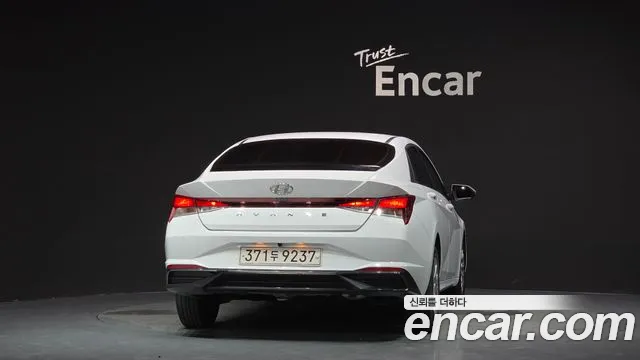 Hyundai AVANTE Avante (CN7) — Фото автомобиля 4