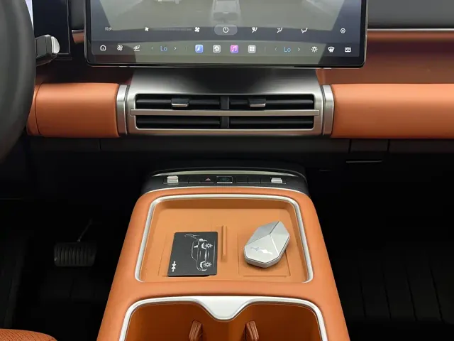 BYD FangChengBao Titanium 7 — Фото автомобиля 10