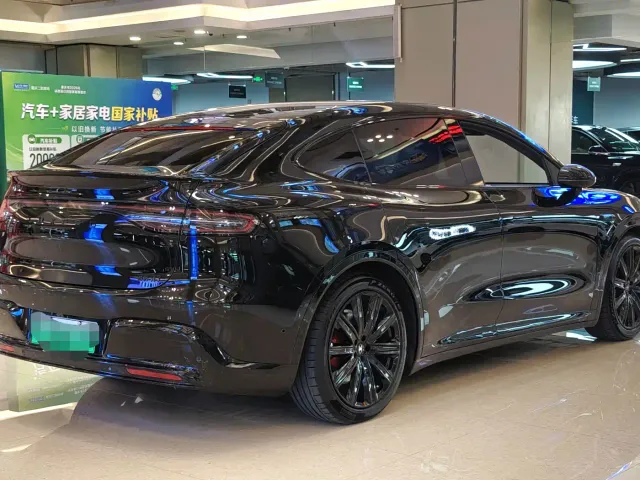 Luxeed R7 — Фото автомобиля 4