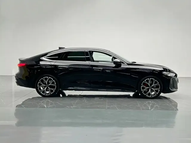 Audi Audi A5L Sportback 2025 Model 2.0T Luxury — Фото автомобиля 7